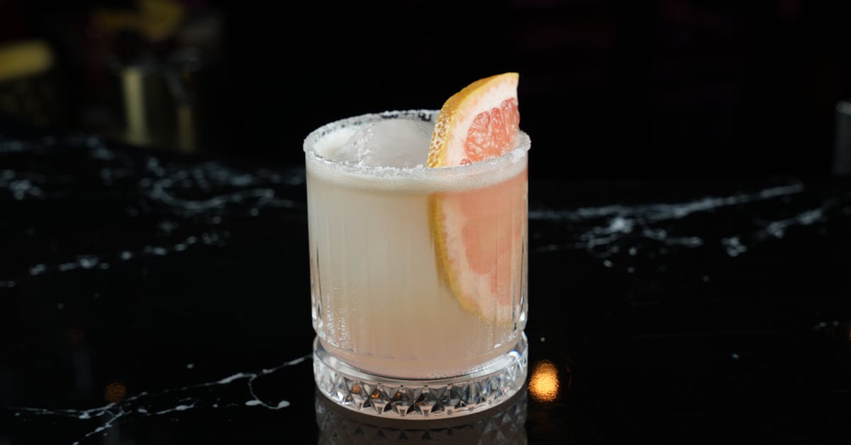 how many calories in Absolut grapefruit paloma