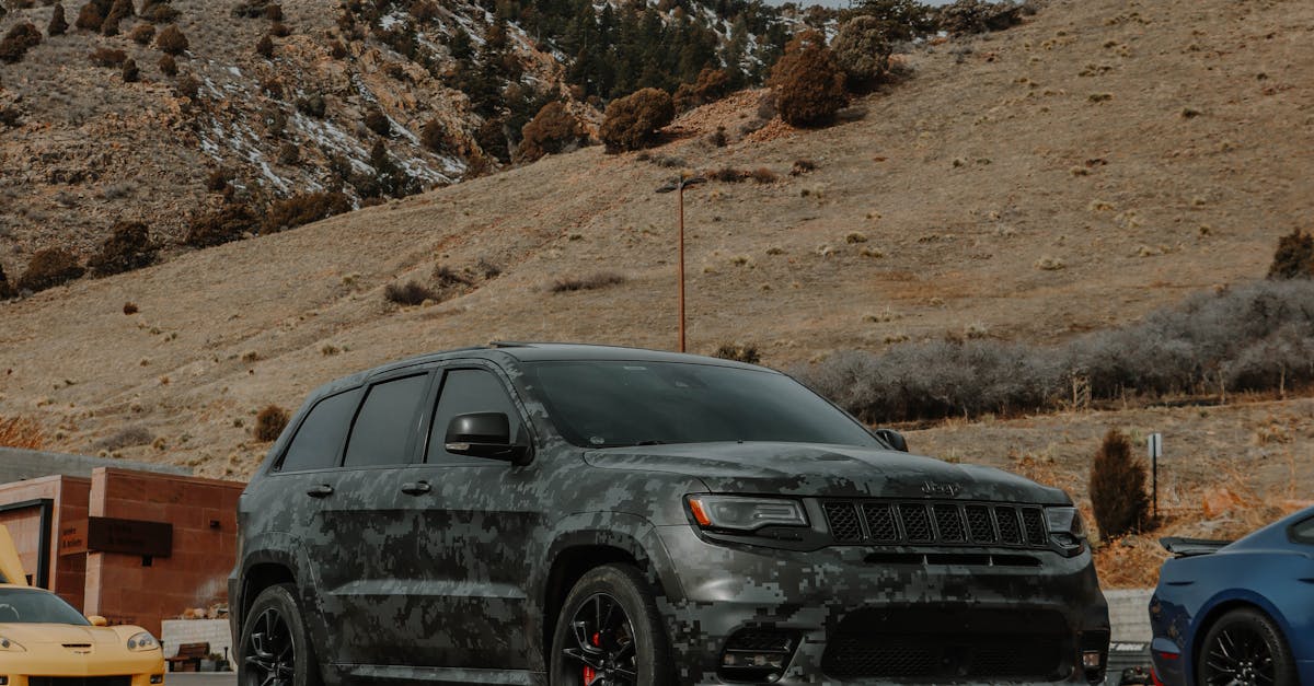 Land Rover Discovery Compared To Jeep Grand Cherokee