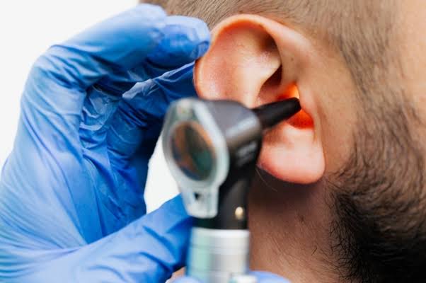 متى يكون التهاب الاذن خطير