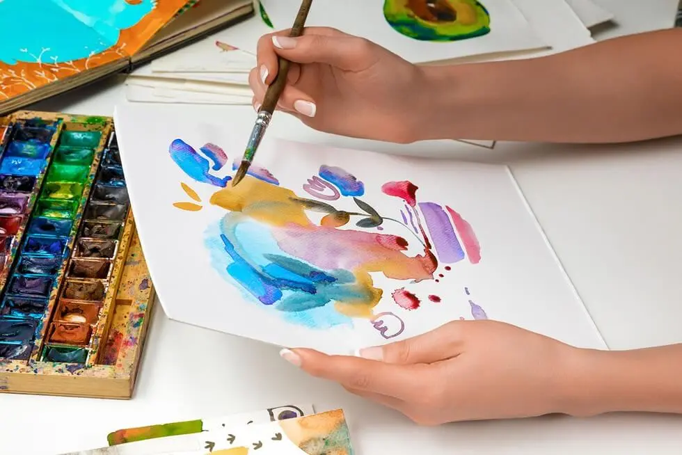 أساسيات الرسم بالألوان المائية