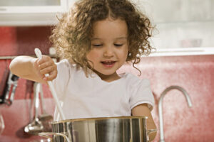 خطوات صنع الوان مائية للاطفال في المنزل