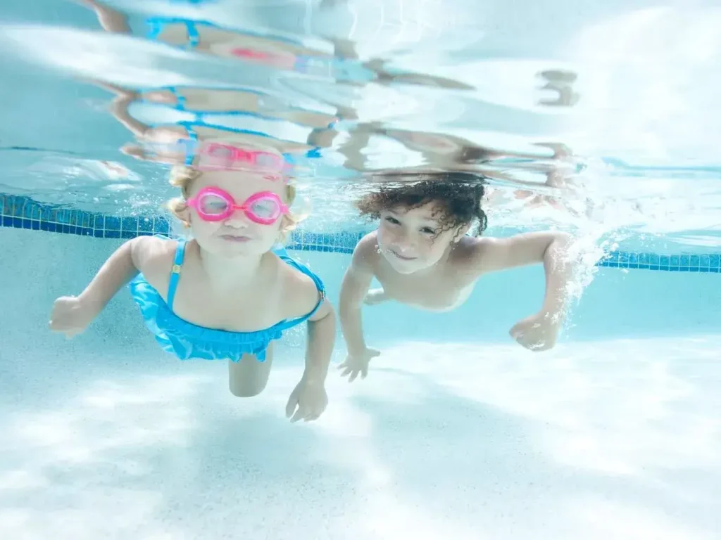 تعقيم حمامات السباحة